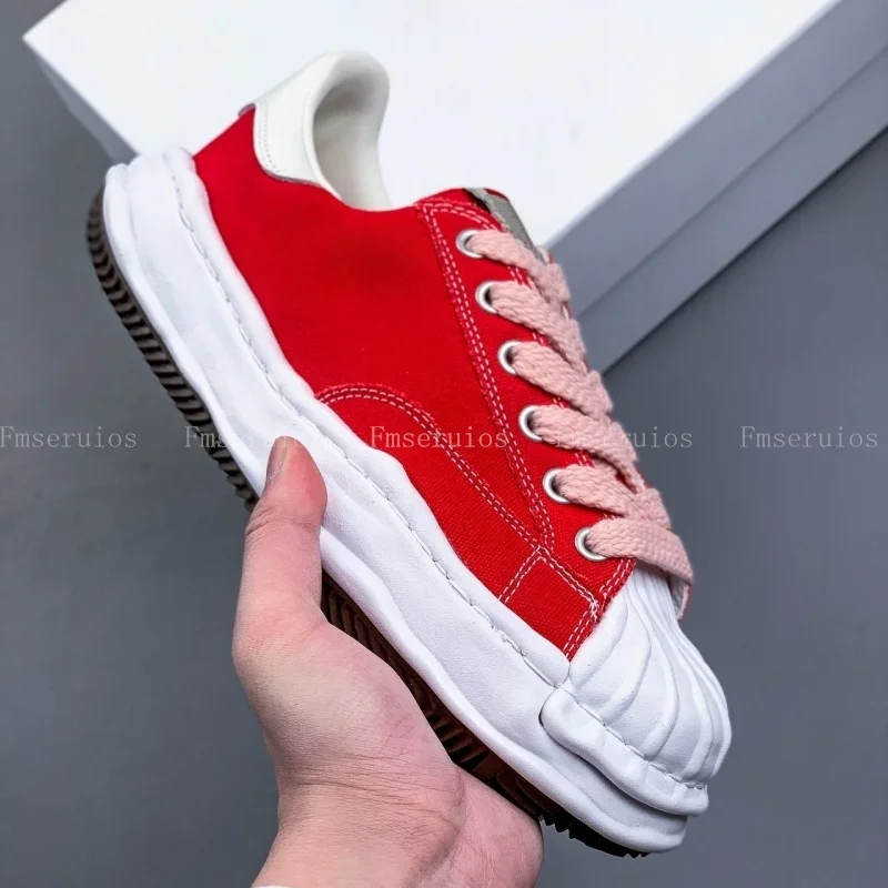 2025 New Unisex Casual Shoes Sneakers Round Toe Lace Up Thick Sole Solid Men Women Comfort Flats Fashion Design Walking Shoes