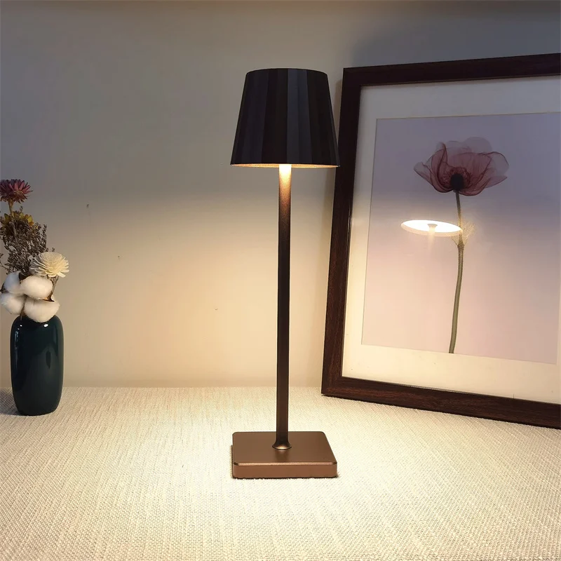 Aluminum Oxidation Wireless Rechargeable Lampada Da Tavolo Poldina Table Lamp for restaurant hotel decor