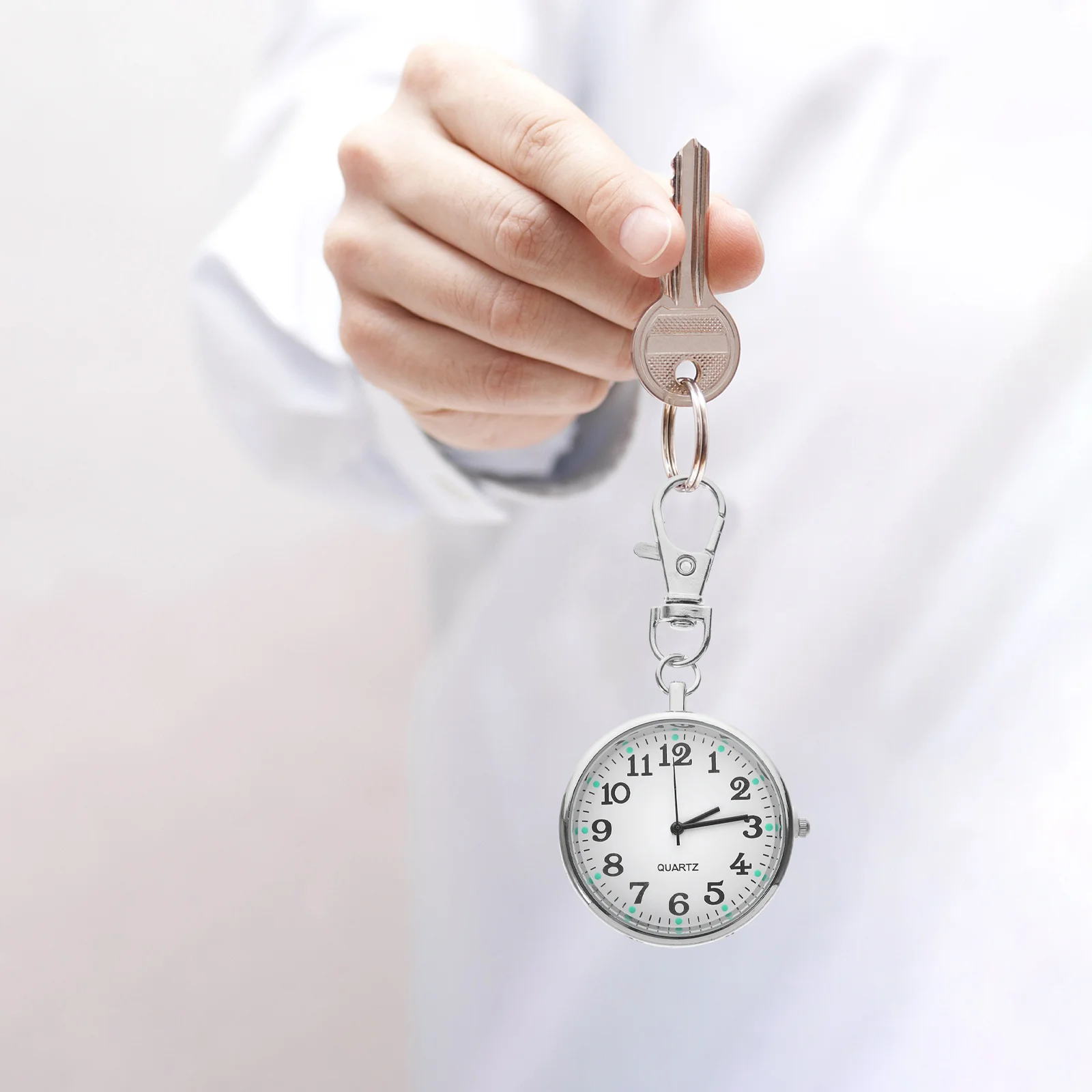 Relojes colgantes de mesa para enfermera, bolsillo con llavero, llavero para enfermeras, colgante de acero blanco