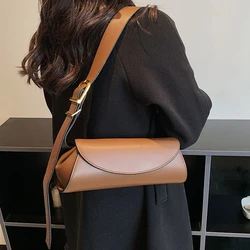 Ayarlanabilir geniş kayış omuzdan askili çanta kadın koltukaltı küçük Retro çanta antwinter kış çanta Shopper çanta moda Crossbody çanta