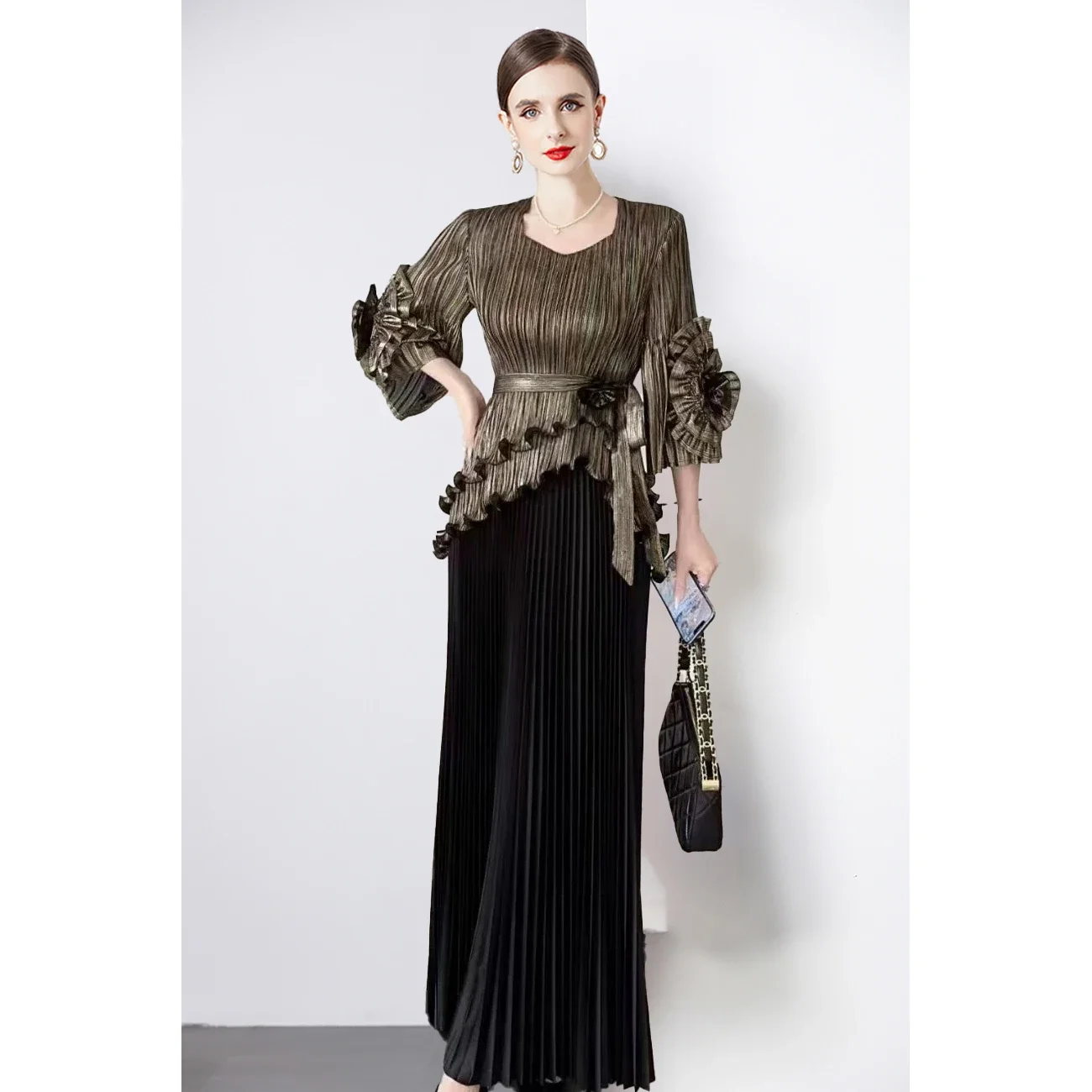 

Spring Autumn Elegant Two-Piece Set Gold Foil Floral Tie Top and High Waist Pleated Skirt Pleated Elegant Suit Party Dress