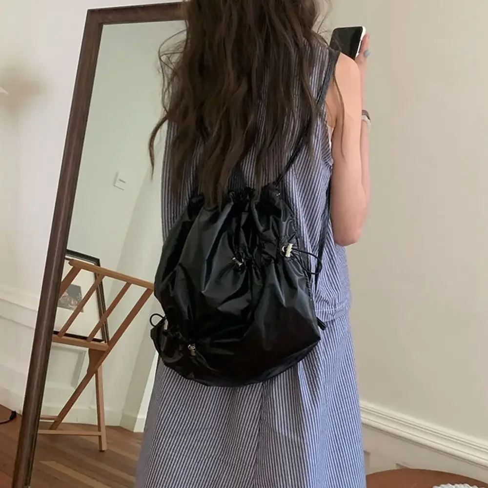 Doce estilo coreano cordão mochila commute dobrável náilon ruched mochila sacola cor sólida prata bolsa de ombro meninas