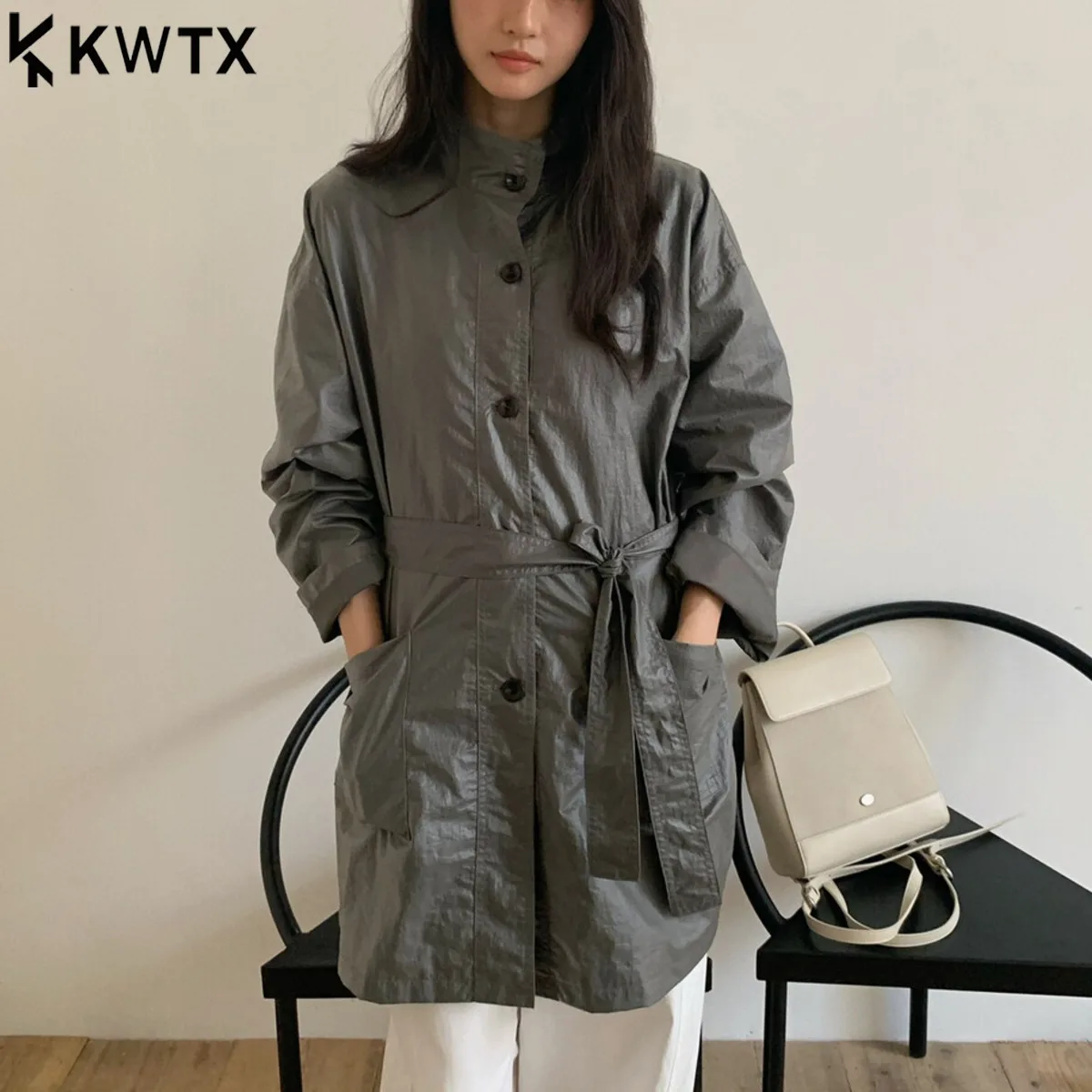 KWTX 2025 الخريف المرأة خندق معطف عادية أنيقة فضفاضة تناسب الخصر مربوط منتصف طول سترة الشارع الشهير موضة أوائل الخريف