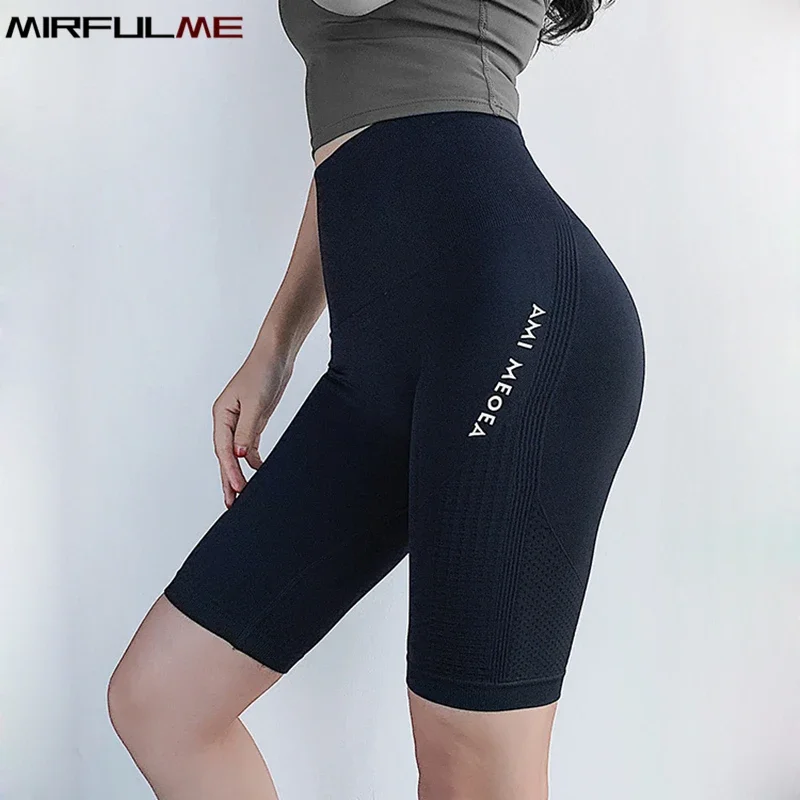 Seamless Crop Yoga Pant Women Knee Length Sport Leggings Running Fitness Capris Embossed Gym Workout Leggings High Elastic Tight