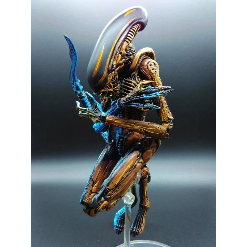 

23cm Action Figures Iron Blood Warrior Alien Dog Joint Movable Toy Model for Ornaments Gift Collection Scene Accessories