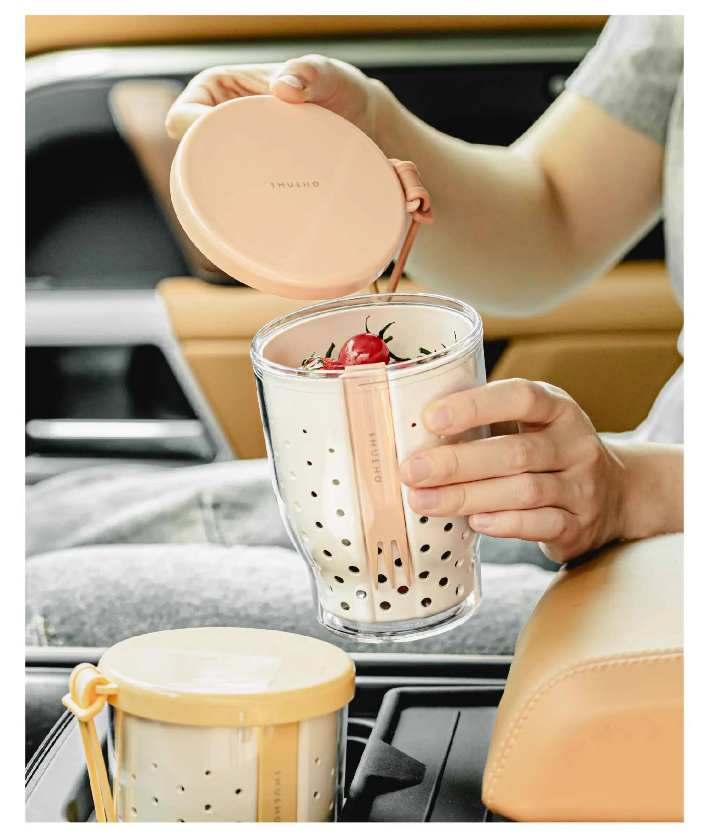 PYH Portable Double-layer Fruit Cup Drain Salad Outside for Household Workers Sealed Leak-proof with Fork