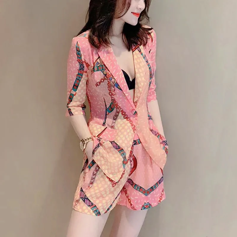 European station big brand rope printed small suit shorts set women's two-piece set with one button top five points sleeve summe