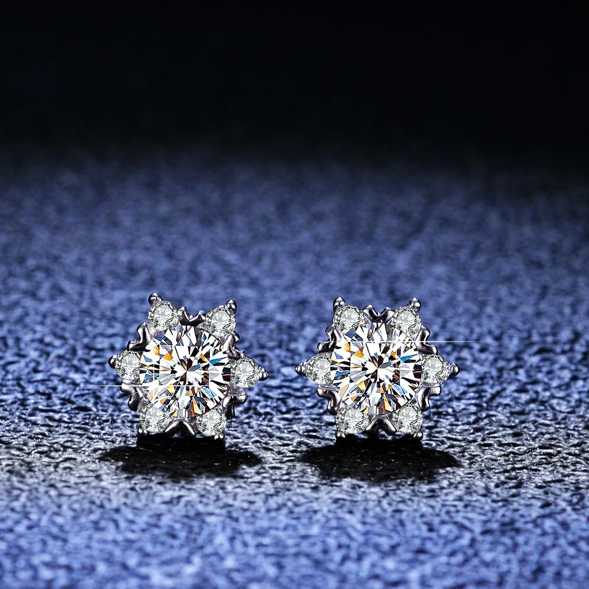 18K gold diamond snowflake earrings, simple wedding D color moissanite gift earrings PT950 platinum