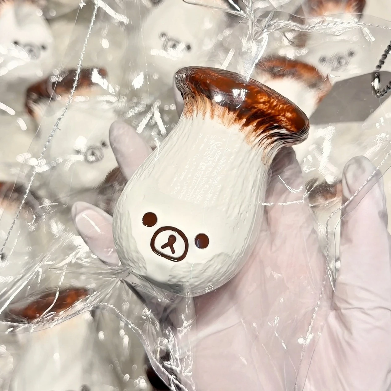 Lindo oso Kuma Rilakkuma, juguete blando de hongo, juguete elástico para apretar, figura realista de comida, adorno, alivio de la ansiedad, juguete antiestrés.