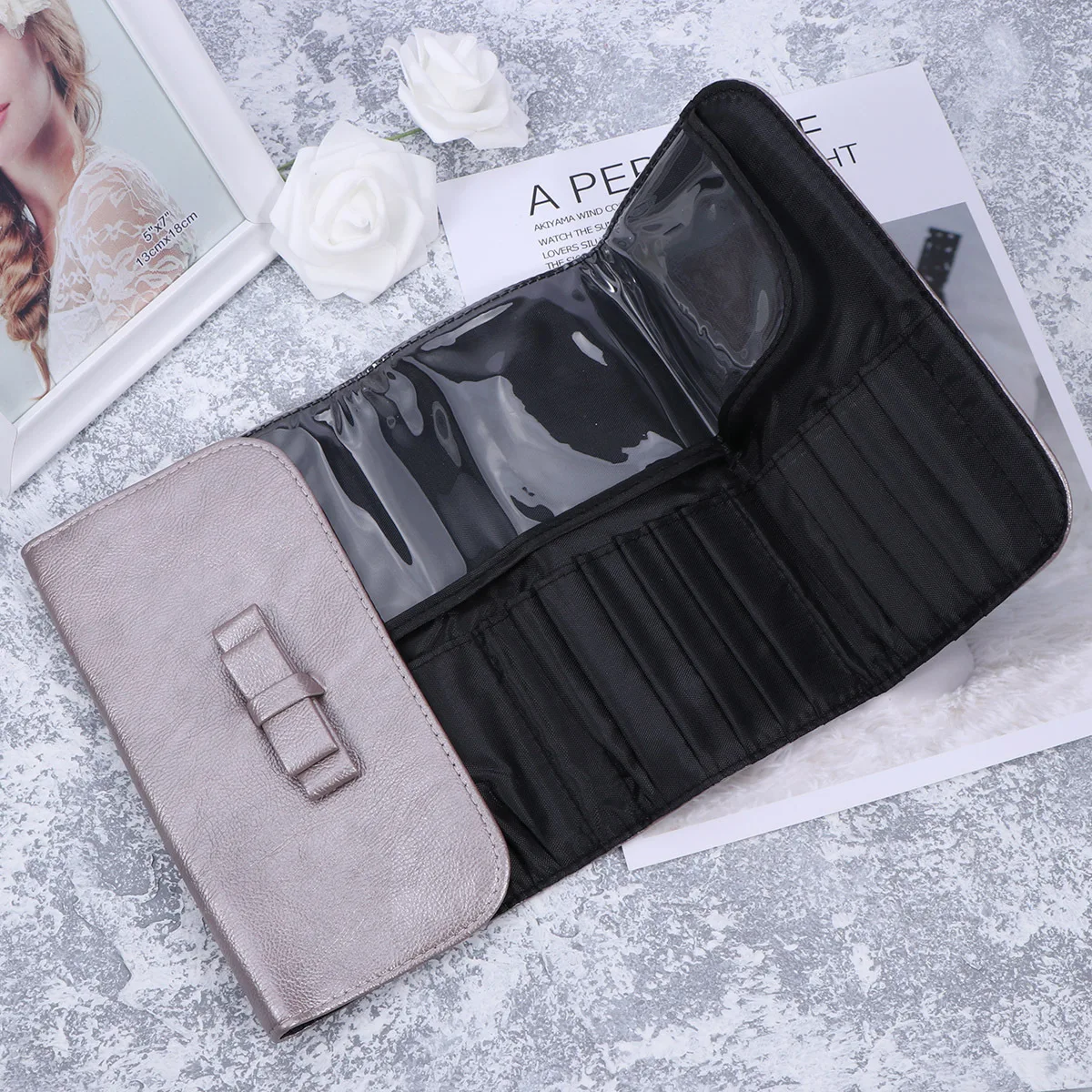 حقيبة فرش PU باللون الوردي المغبر، حامل مُنظِم قابل للطي، حقيبة فرشاة مكياج للسفر، حقيبة مكياج كبيرة للنساء
