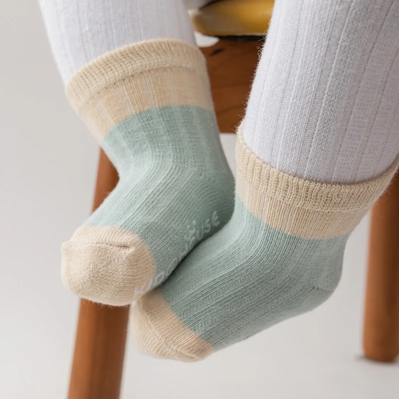 New Autumn Winter Combed Cotton Comfortable Skin-Friendly Mid-Tube Socks Baby Contrast Color Non-Slip Socks with Rubber Bottom