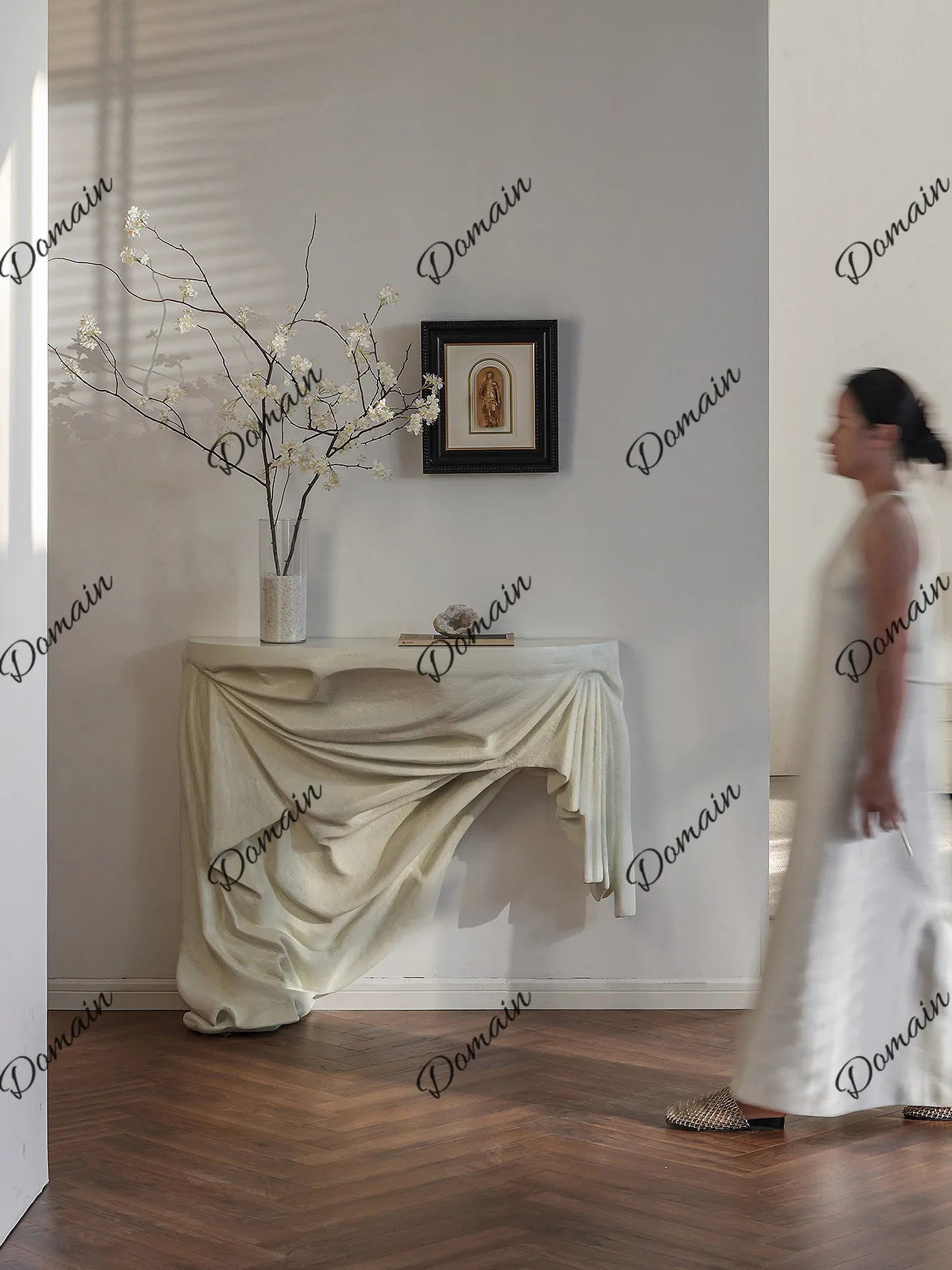 French Art Entry Entrance Table Wall-mounted Creative Suspended Cloth Special-shaped White Design Entrance Table