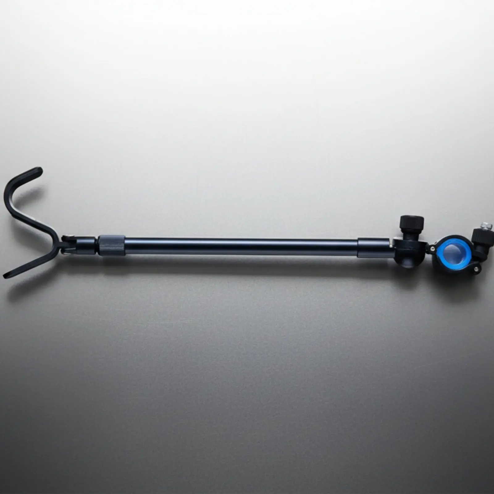 suporte-traseiro-para-vara-de-pesca-com-punho-antiderrapante-suporte-de-aluminio-para-vara-telescopica-com-acabamento-anodizado-altura-e-Angulo-ajustaveis