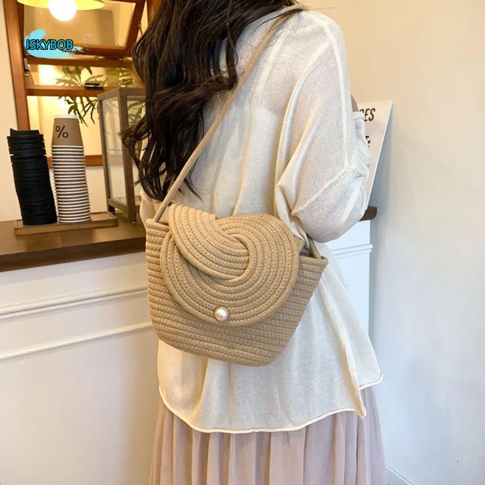 

Sweet Weave Straw Crossbody Bag French Style with Pearl Button Hand-woven Shoulder Bags Portable Casual Woven Bucket Bag Picnic