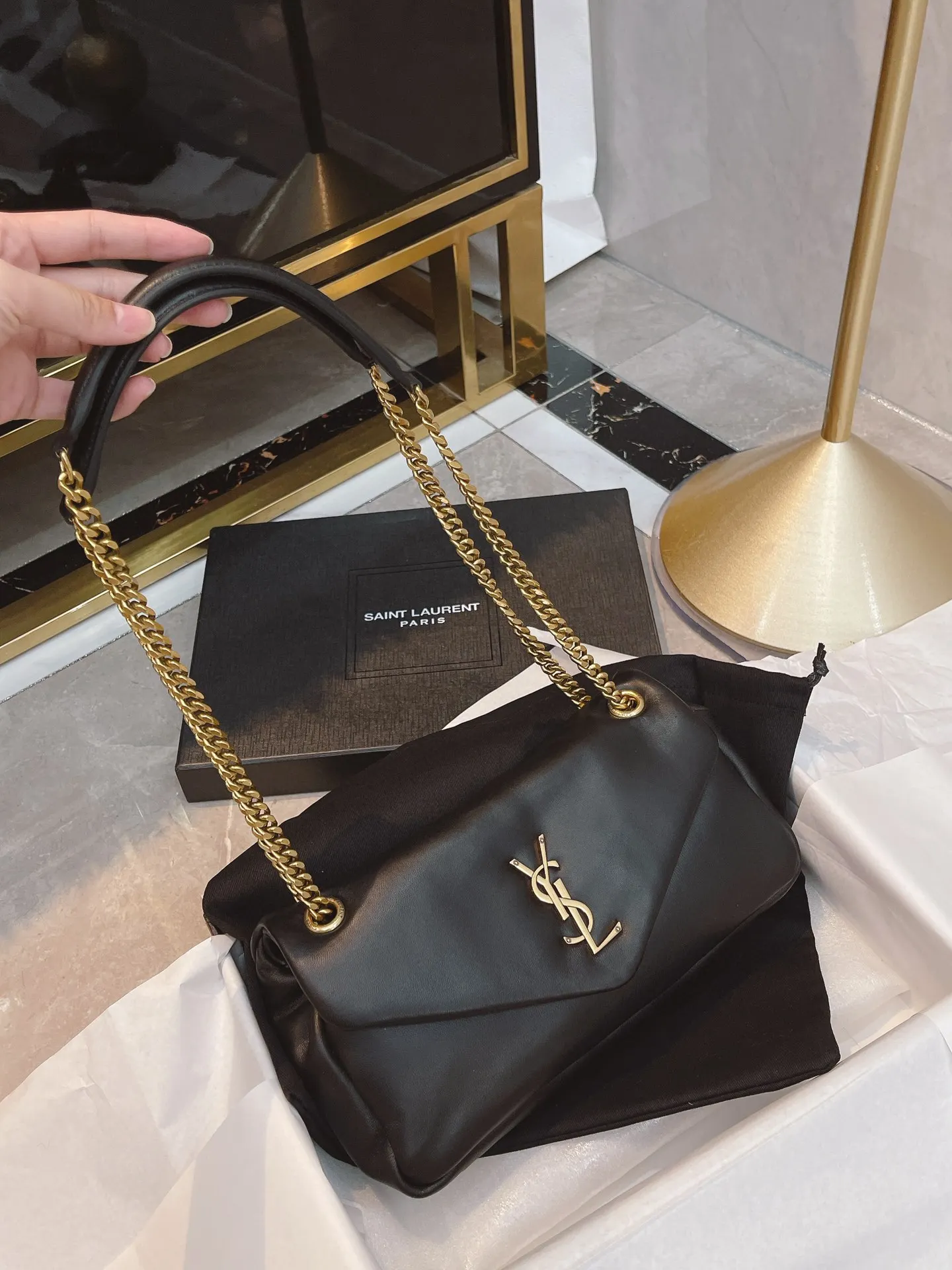 ¿Cómo saber si una YSL es original? Guía completa para identificar bolsos auténticos de Yves Saint Laurent