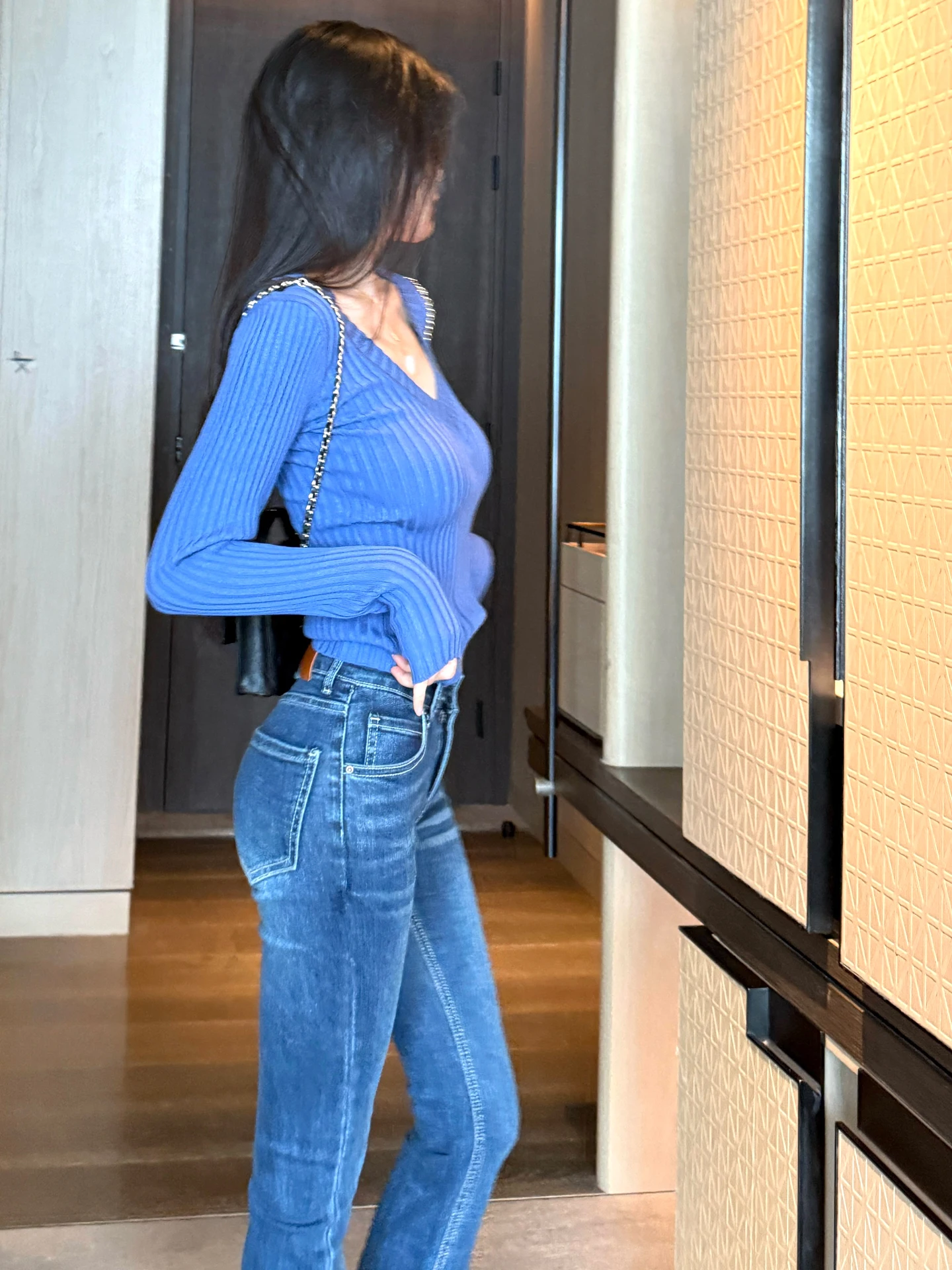 

Женский приталенный вязаный свитер Matou с длинным рукавом, V-образным вырезом и утяжкой на талии, повседневный, для осени, новинка