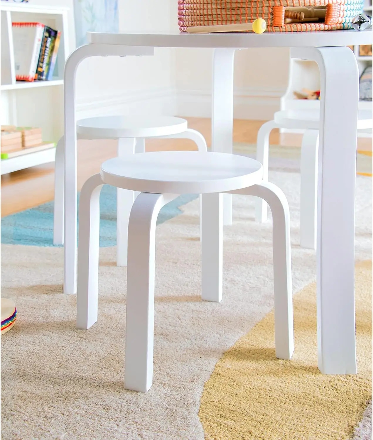 Ensemble table et chaises nordiques pour enfants, table d'activités en bois incurvé, piste empilable en bois courbé, naturel, moderne, K