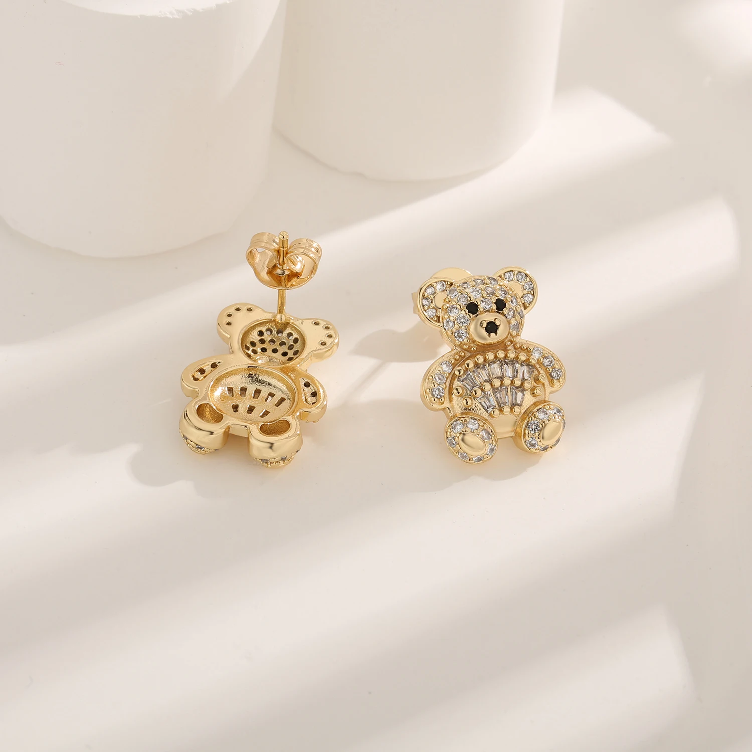 Dainty Animal Inspired Earrings Cute Bear Design Zircon Tarnish-Free Copper Jewelry White Red Green Blue