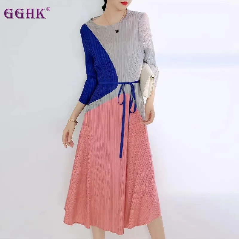 

GGHK Miyake Pleated Printed Color Matching Elegant Dress Round Neck Short Sleeve Tie Design Loose Plus Size Evening Gowns