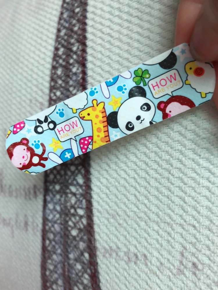100pcs Kids Cartoon Waterproof Band Aids Kawaii Mini Woundplast Injection Wound Patch First Aid Adhesive Plasters
