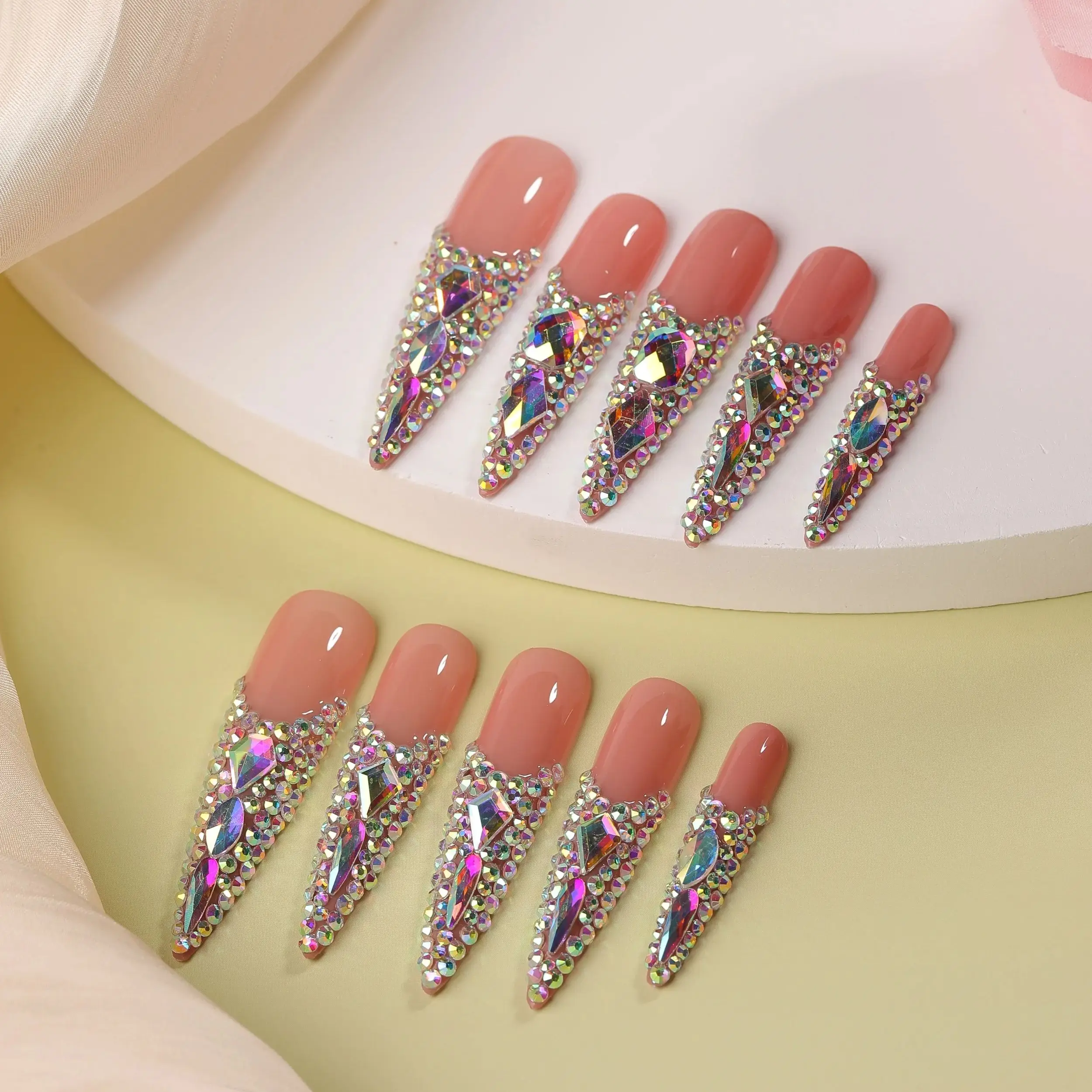 10Pcs Queen Colorful False Nails Shimmer Super Long Pointy Press on Nails Rhinestone Wearable Fake Nails Party Drama Finger Nail