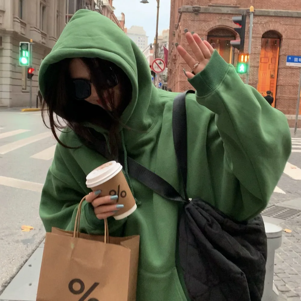 

Модная студенческая куртка в корейском стиле, модная толстовка с капюшоном на флисовой подкладке, женская осенне-зимняя свободная куртка с длинным рукавом и буквенным принтом