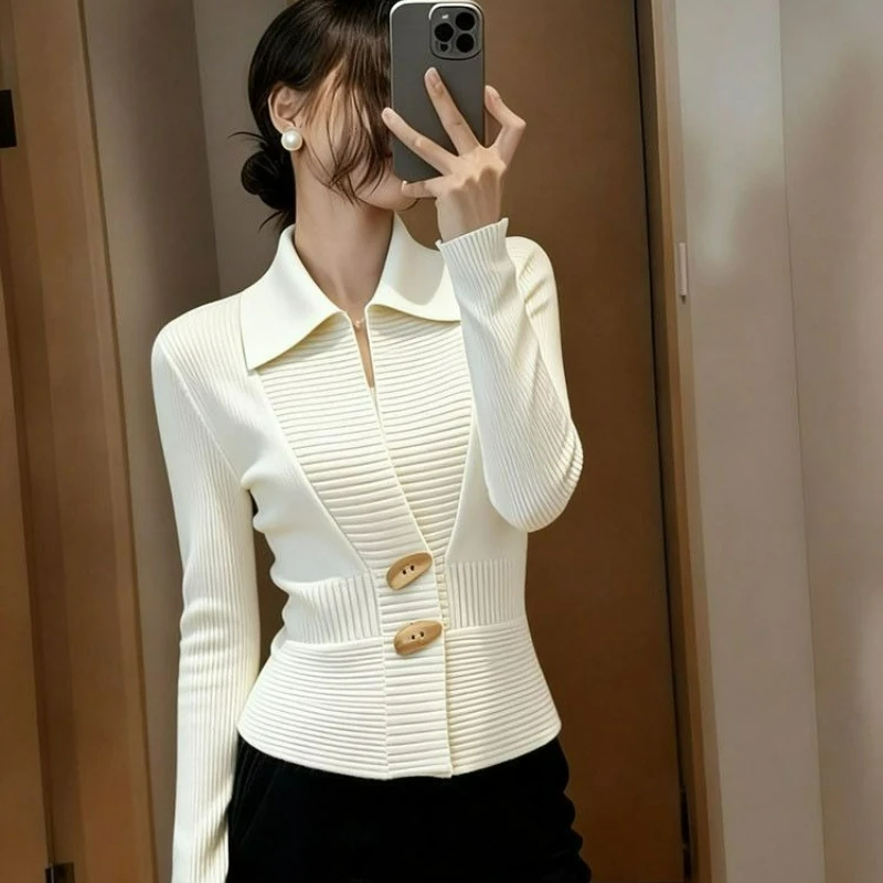 

Khaki Knitted Sweater for Women 2026 Autumn New Style Fashionable High-end Design Sense Elegant Refined Waist-curving Sweater