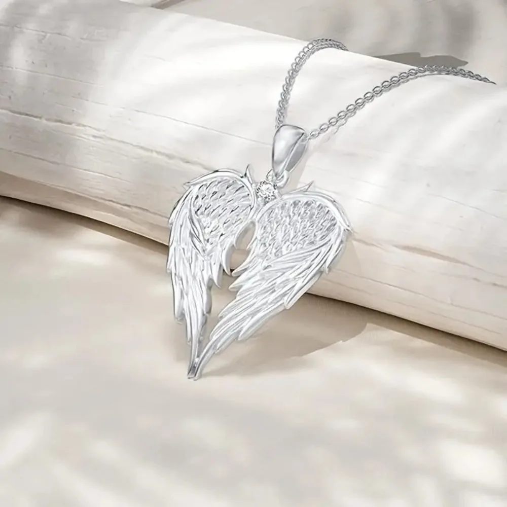 New Hip-hop Fashion Feather Angel's Wings Heart Inlay Zircon Pendant Necklace for Men Women Rock Punk Jewelry Accessories Gifts