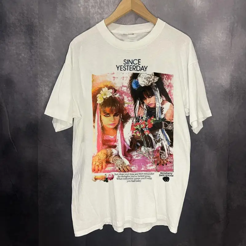 

Футболка Strawberry Switchblade Band For Fan от S до 5XL GC1591