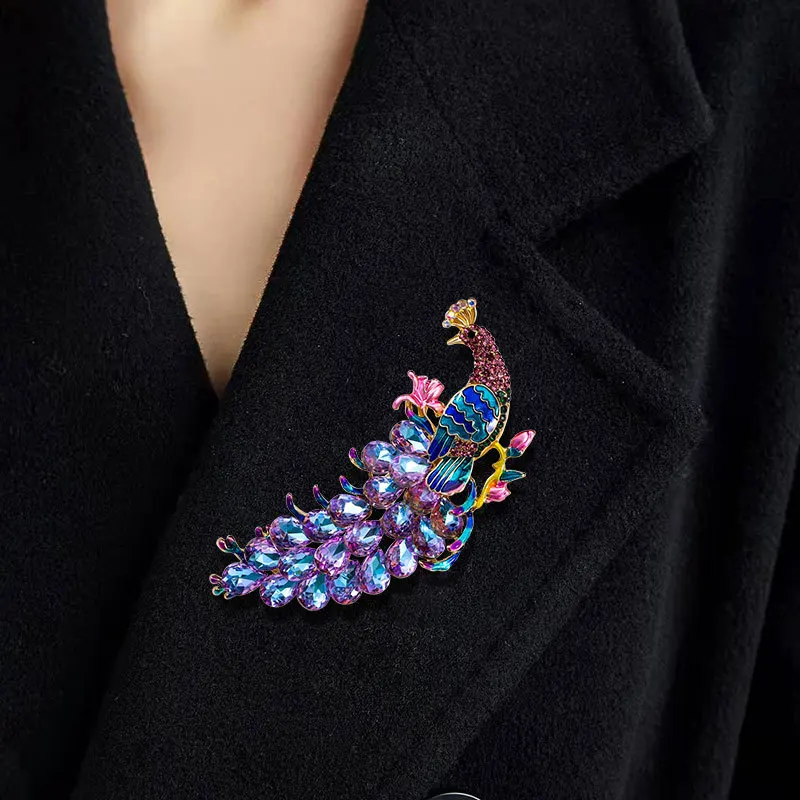 Elegant Temperament New Luxury High-end Badges Heavy Industry Full of Rhinestones Peacock Open Screen Brooch Pin Coat Corsage