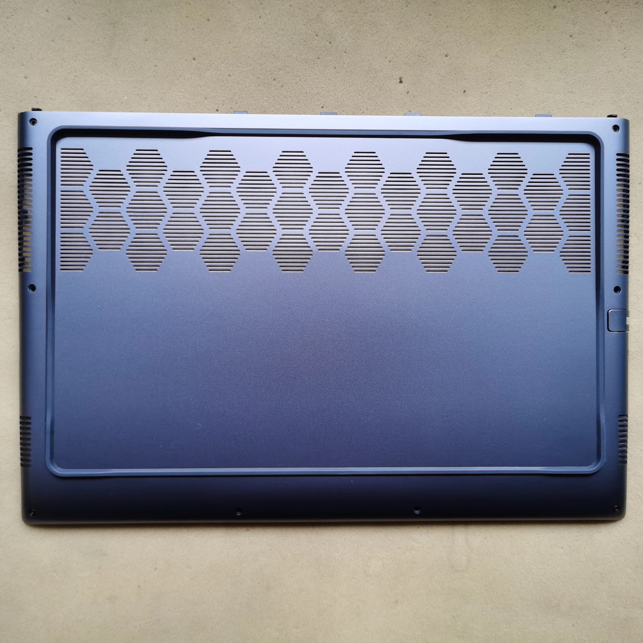 New Laptop Bottom C… - image