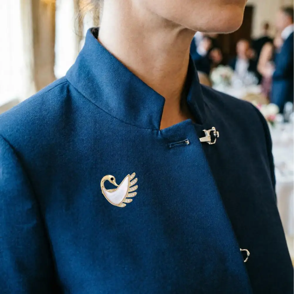 Lightweight Badge Brooch Pin for Women with Rhinestones Lightweight National Style Lapel Badge Peking Opera Face Paint
