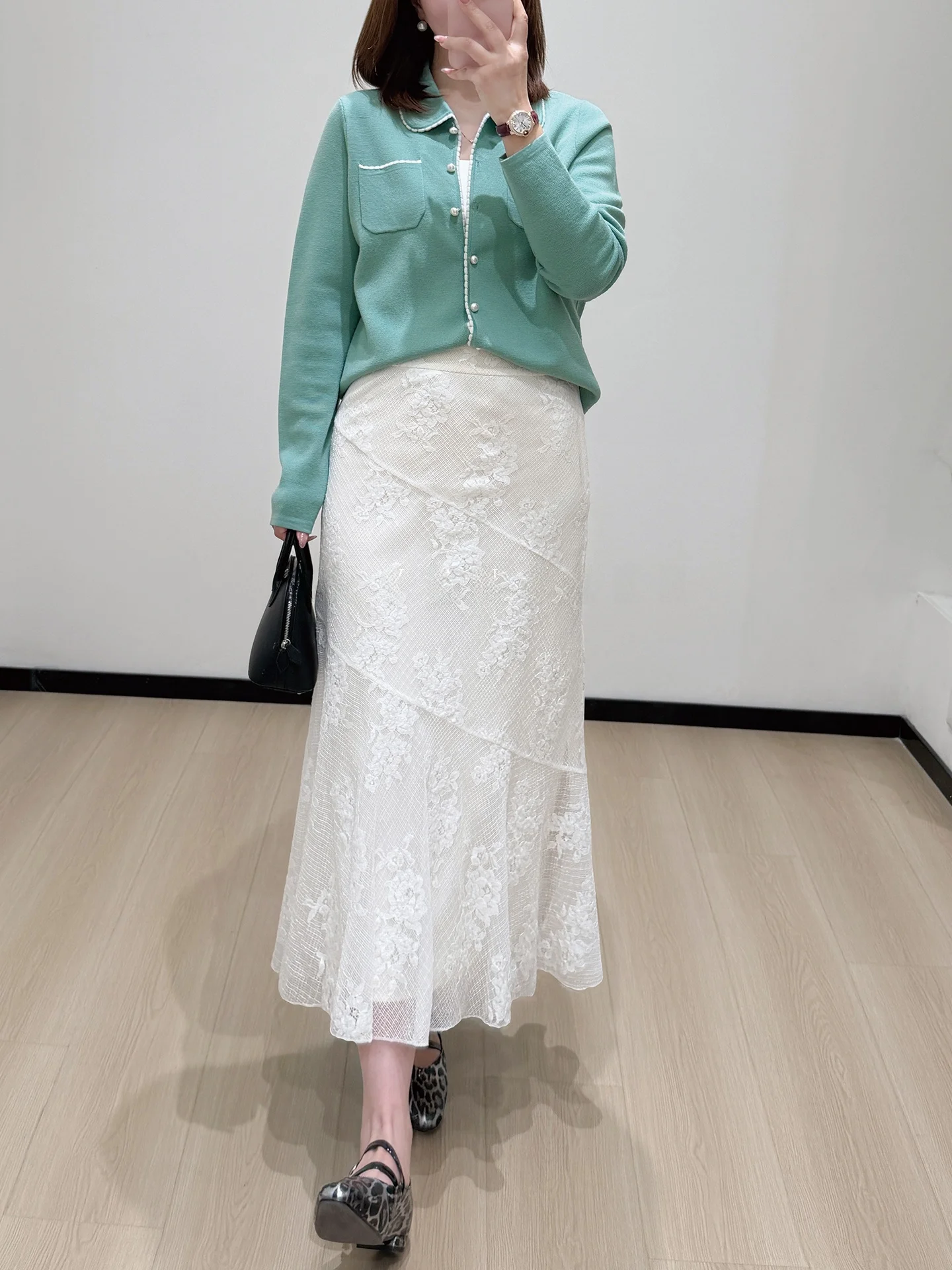 

Элегантная повседневная юбка-русалка с кружевом и вырезами, женская, с завышенной талией, модная, не объемная, с ажурными деталями, весенняя коллекция