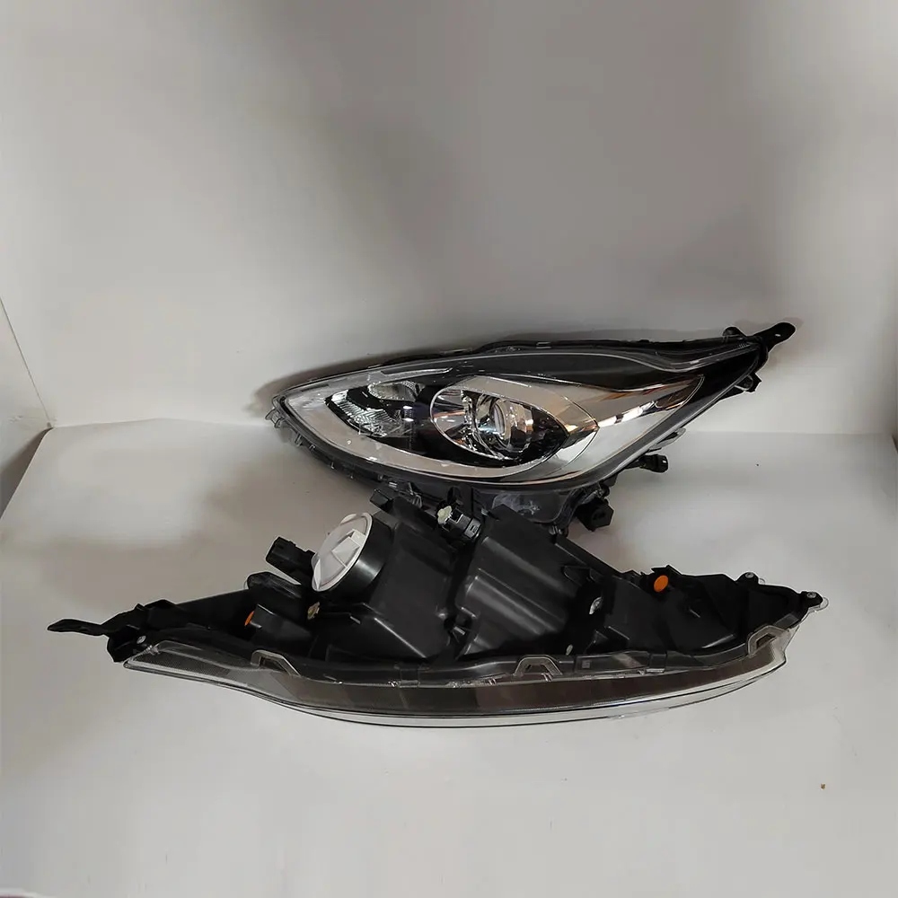 

A Pair Car Lens Headlights 81130-52M10 81170-52M10 For Toyota AQUA NHP10 2018 Headlamp