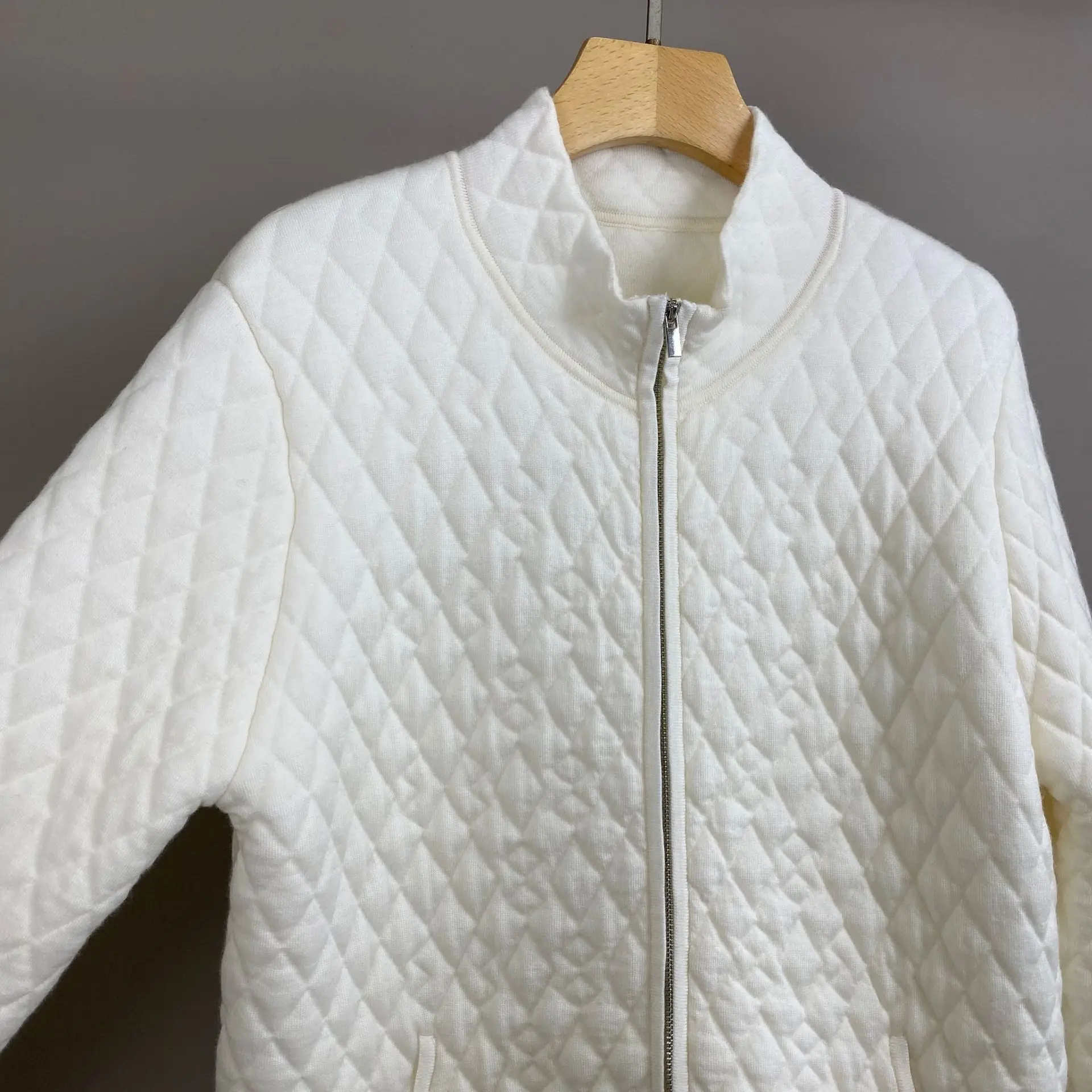 2025 automne/hiver nouveauté: motif diamant col montant laine poche à glissière à la mode et polyvalent décontracté coton rembourré J