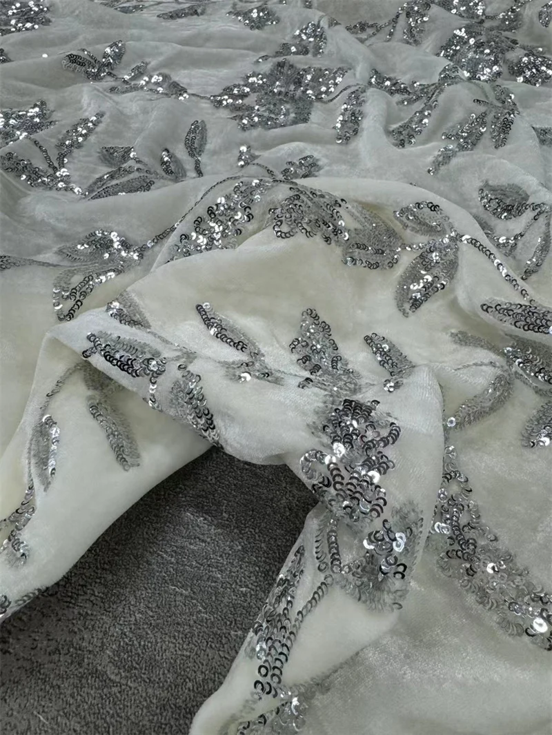 

Новая шелковая бархатная ткань с вышивкой в китайском стиле, белый витой цветок, осеннее и зимнее пальто, жилет, бархатная ткань Cheongsam