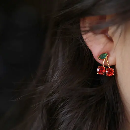 Pendientes de tuerca de hoja de cereza de circón rojo para mujer, joyería de Piercing para mujer, colgante de cristal de moda, fiesta de graduación,