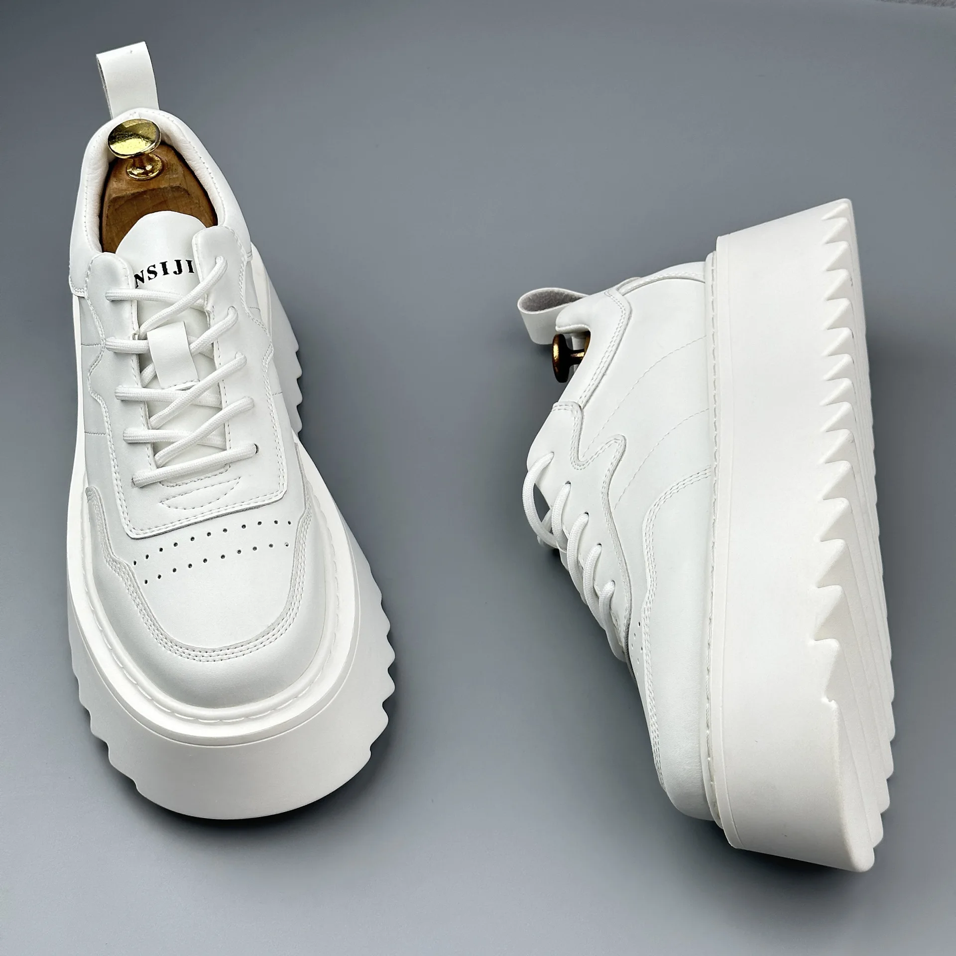 New High Quality Men\'s Shoes Thick soled Height Increasing Casual Skateboarding Shoes for Youth Outdoor Running Sports Shoes