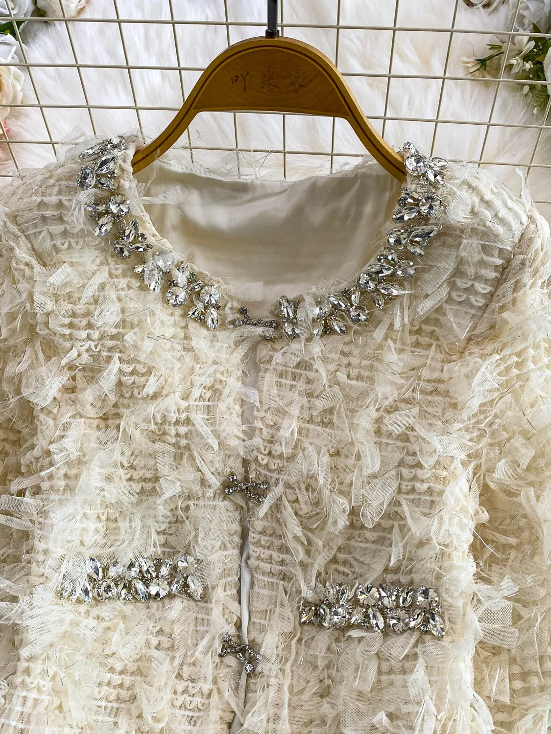 

Ele round Ne Diamond Embellied ort Верхняя одежда Женская роскошная Sle Faionable Age-defng Net irt Тепло Гарантия