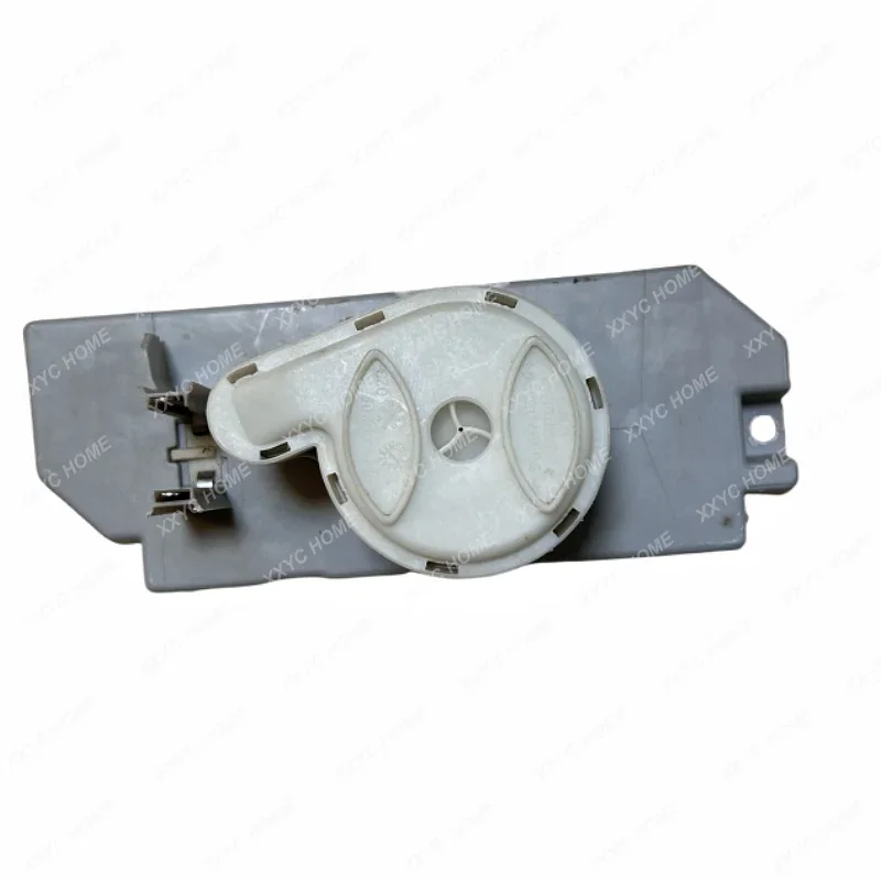 Dryer drain pump P24-2518 9000705195/5547027041for Siemens Bosch dryer Replace drain pump fittings.