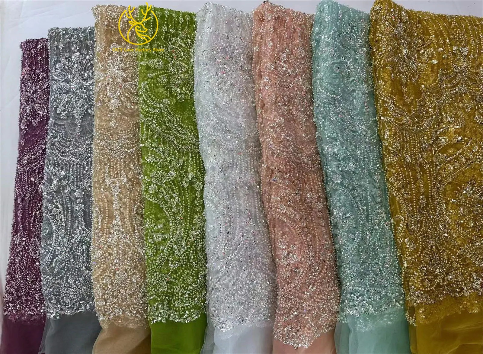 Gelber afrikanischer Brautstoff mit Perlenstickerei 2026 Luxuriöser goldener französischer Pailletten-Tüllstoff für nigerianische Hochzeitskleider – Detail 3
