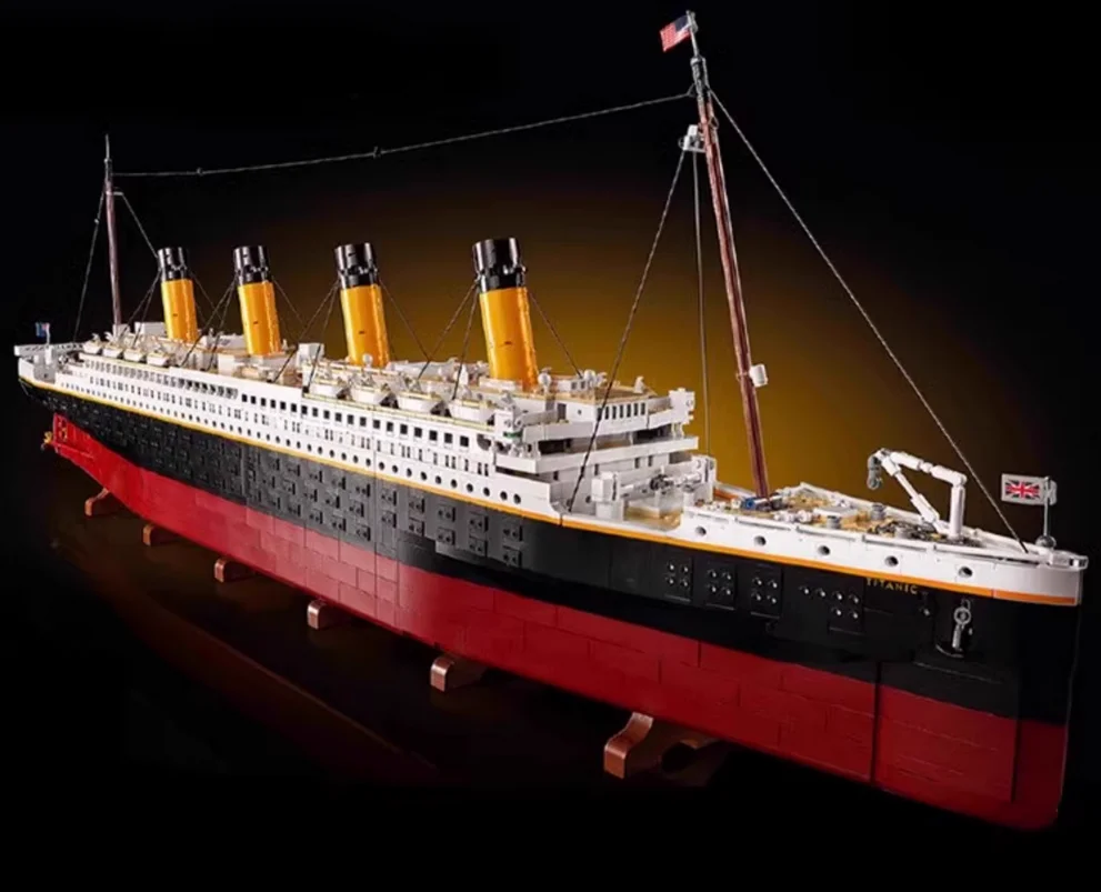 Titanic Building Blocks Set with light (9090 Pcs)