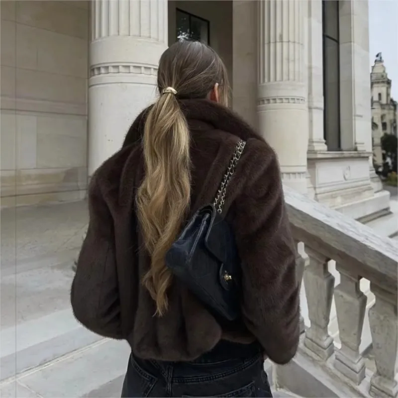 Brown Faux Fur Crop Coat Woman Retro Fashion Thick Warm Side Pockets Long Sleeve Coat 2025 New Autumn Winter Casual Lapel Jacket