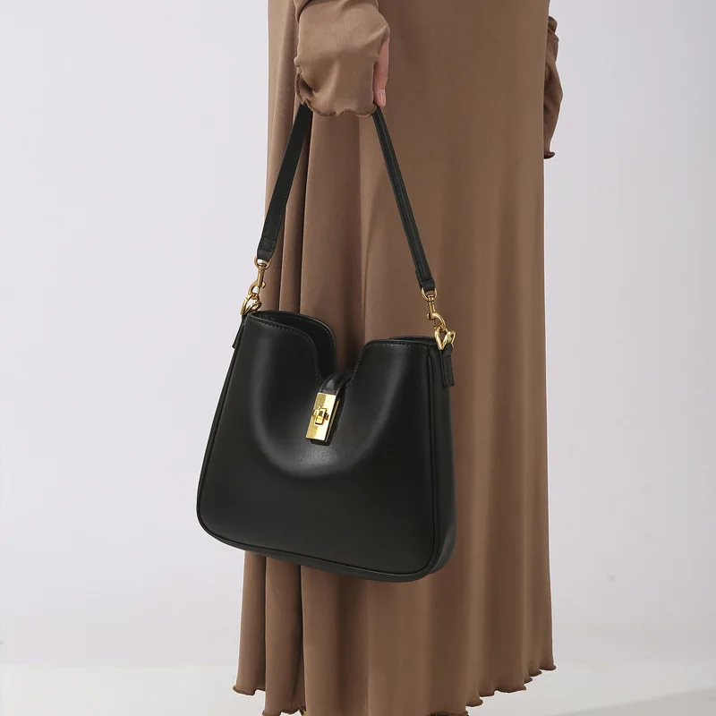 

Modern Ladies Tote Bag Durable Leather Crossbody Shoulder Handbag Women's Fashion Purse with Removable Inner Pocket