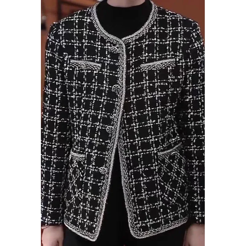 

Women's Fashionable Round Neck Cardigan Contrast Casual Top