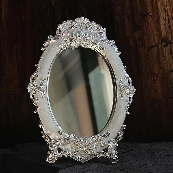 European Aristocratic Multifunctional Silver-plated High-definition Wedding Makeup Mirror Metal Princess Dressing Mirror
