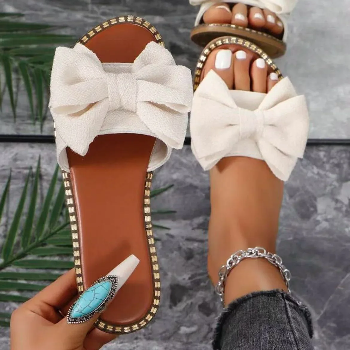 

Женские тапочки на плоской подошве, летние модные сандалии с галстуком-бабочкой, женские трендовые пляжные сандалии, повседневные пляжные тапочки на плоской подошве, женские шлепанцы