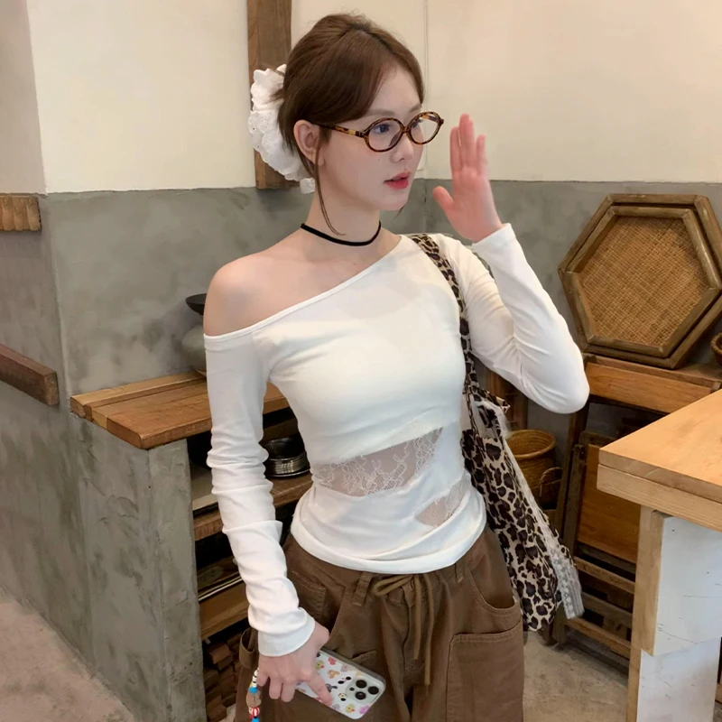 Damska bluzka z długim rękawem, seksowna, w stylu retro, z koronką i wycięciami.