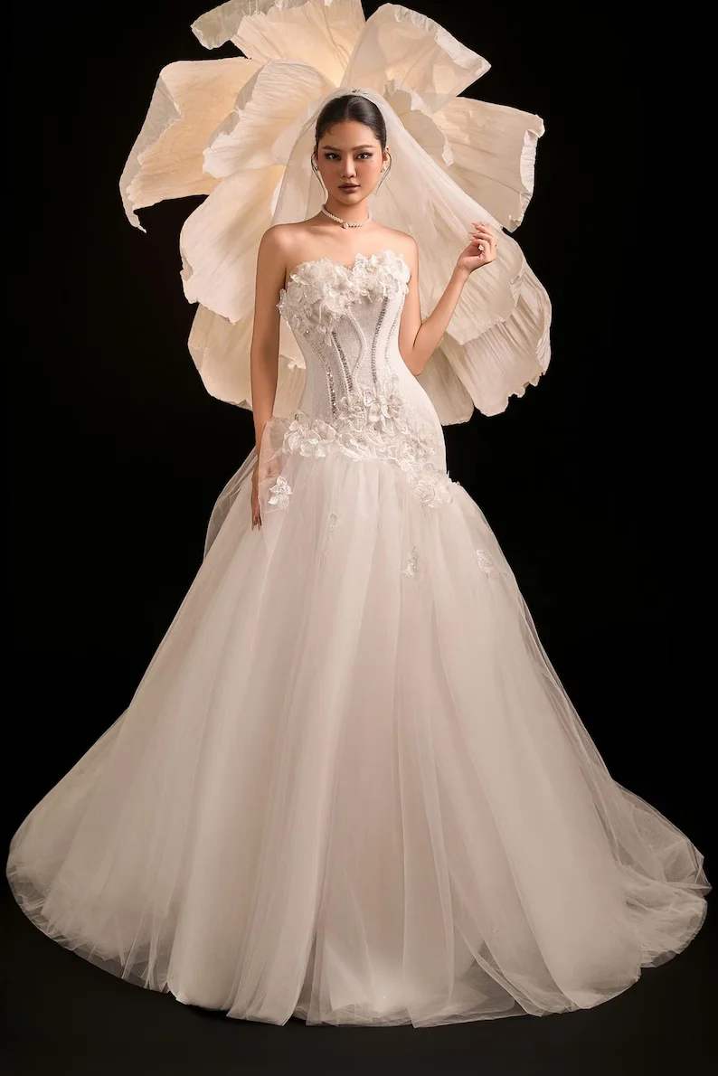 

Elegant Strapless Mermaid Wedding Dress 3D Floral Lace Appliques Tulle Bridal Gown with Corset Back Vestido De Noiva Customized