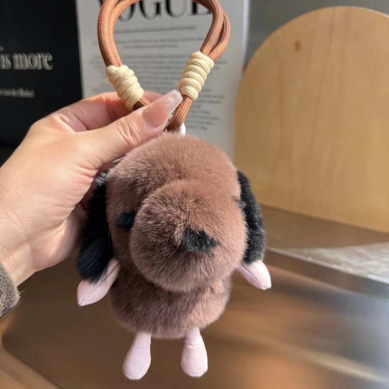 かわいいぬいぐるみ犬のキーホルダー、フェイクラビットファーの愛らしい子犬の車のキーチャーム、柔らかくふわふわのバッグペンダントデコレーション、女性への誕生日プレゼント